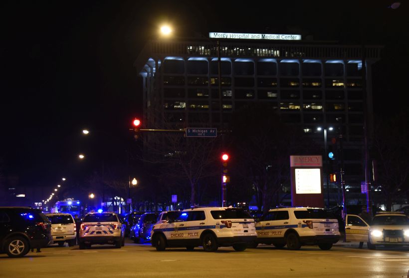 Four dead stopped shooting at a Chicago hospital