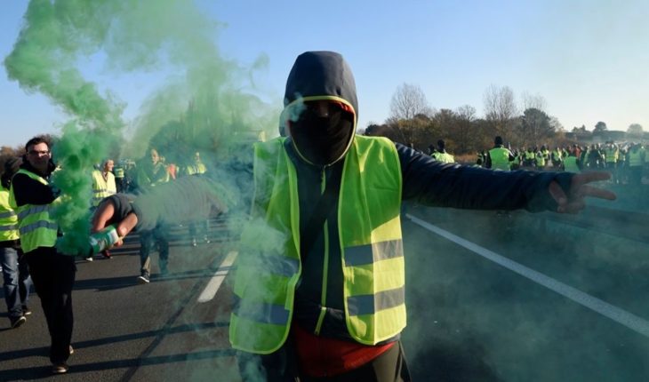 translated from Spanish: France: who they are and why they are protesting “Yellow Jackets”