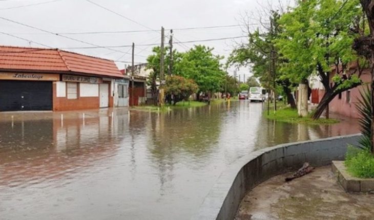 translated from Spanish: He drowned a baby eight months by floods