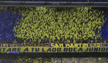 translated from Spanish: He flew the first batch of tickets and there was anger at the Boca fans