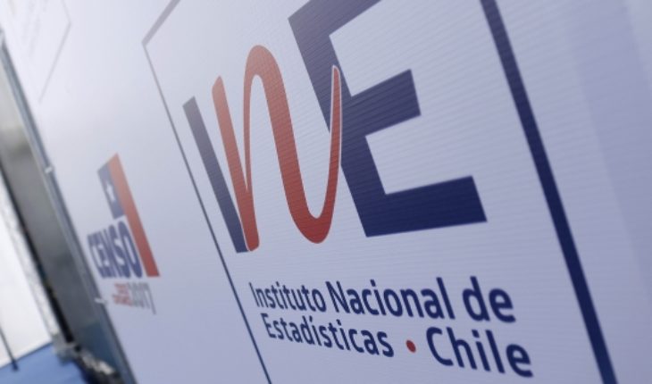 translated from Spanish: INE acknowledges discrepancies in their data and rectifying figures of compensation