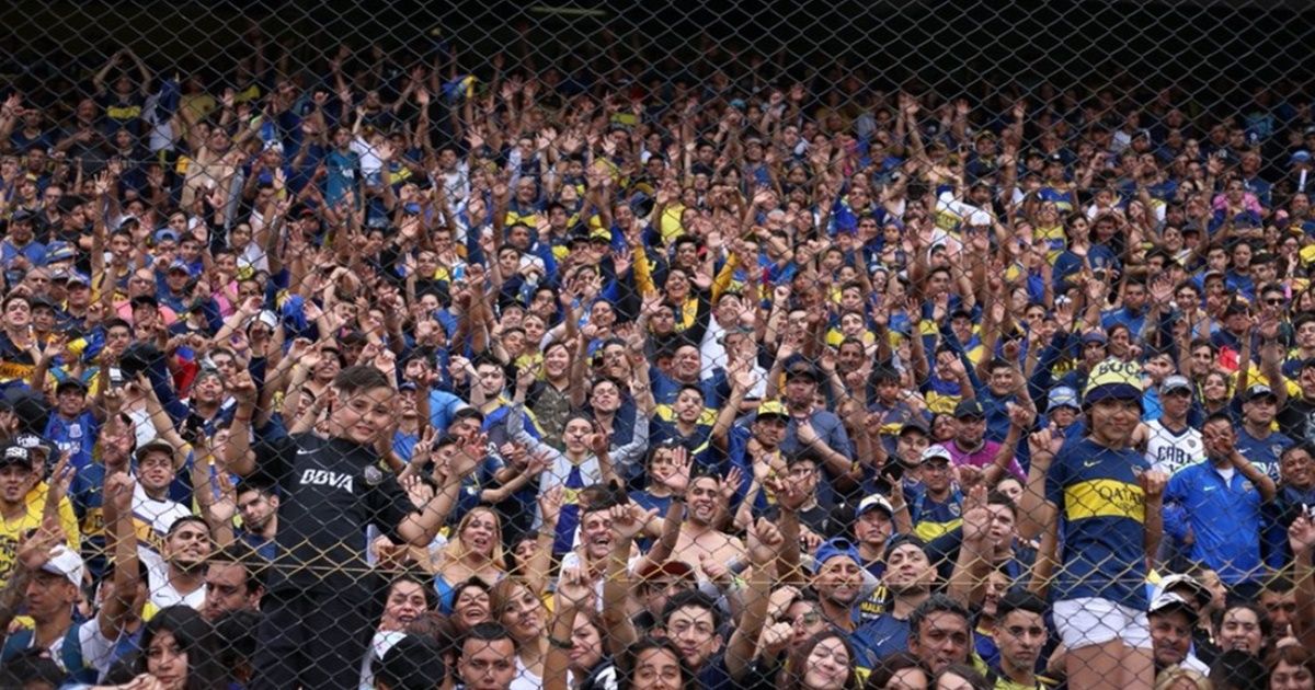 Los hinchas de Boca coparon la Bombonera y el club debió cerrar las puertas