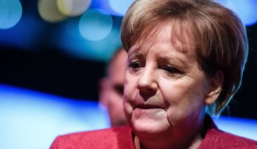 translated from Spanish: Merkel viaja con más de 12 horas de retraso al G20 tras falla de avión