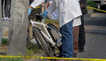 translated from Spanish: Muere ciclista tras ser atropellado en CDMX