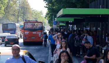 translated from Spanish: Power outage affects ten communes of Santiago and wreaks havoc on the underground