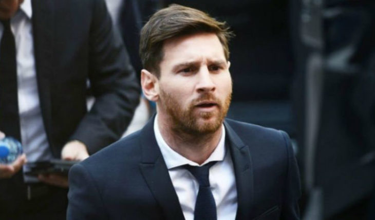 translated from Spanish: They charged to Messi and his father for money laundering