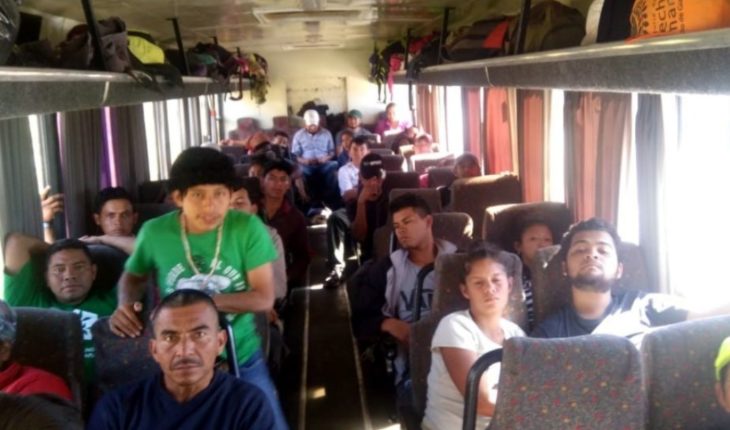 translated from Spanish: They receive and dismiss migrants in Guadalajara Guadalajara