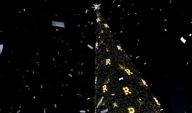 2 mil personas llegaron a ver encender el árbol de Navidad más grande de Chile