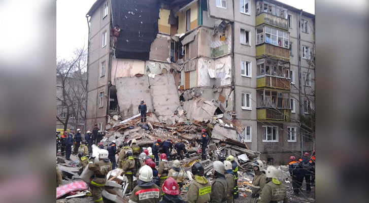Al menos cuatro muertos y treinta y cinco desaparecidos por la explosión de un edificio en Rusia