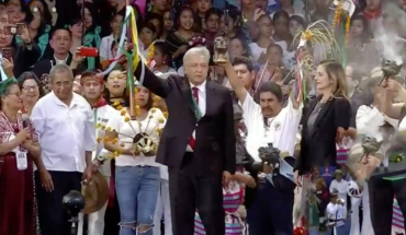 Andrés Manuel López Obrador recibe “Bastón de mando” por los Pueblos Originarios