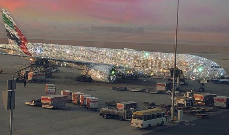 Así es el lujoso “Bling 777”, el avión de Dubai tapizado de diamantes
