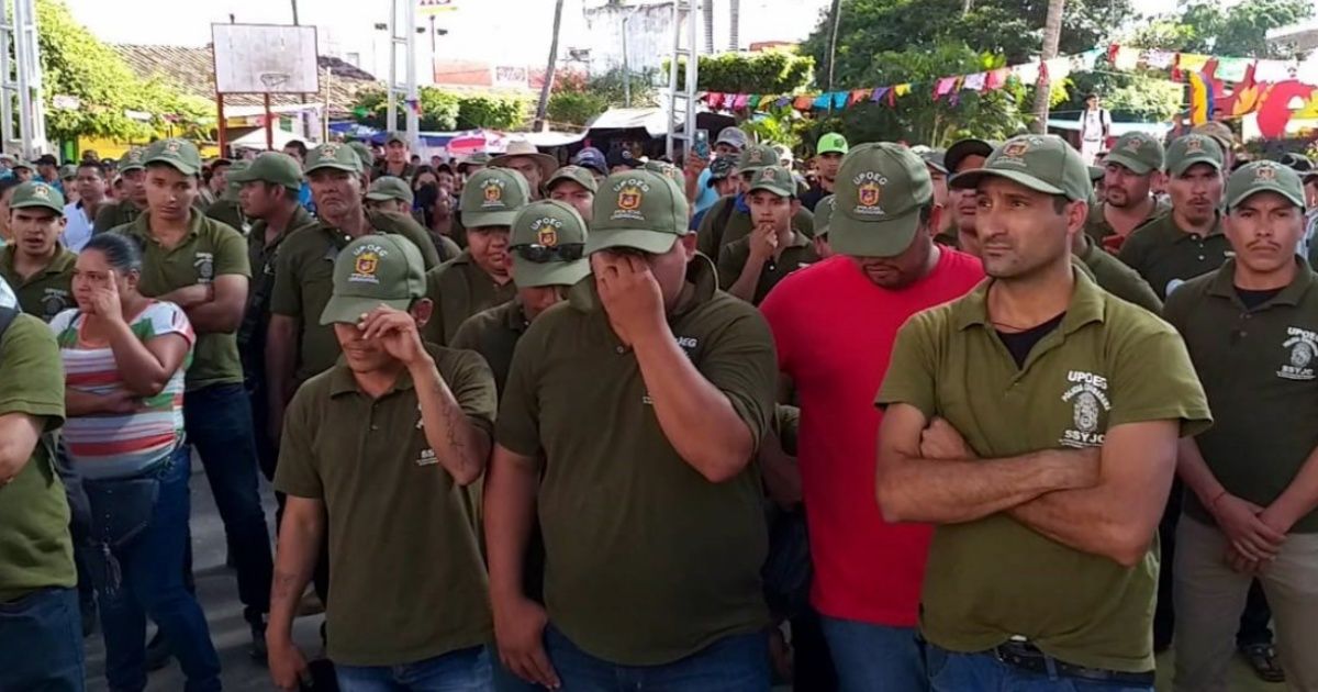 Autodefensas pactan con el gobierno un retén en Guerrero