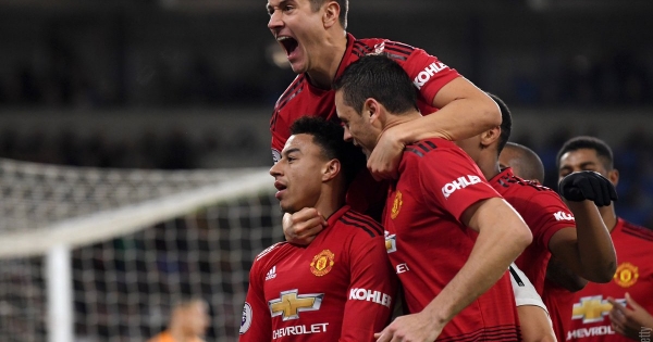 Celebra Alexis: nuevo DT del Manchester United debuta con goleada ante el Cardiff