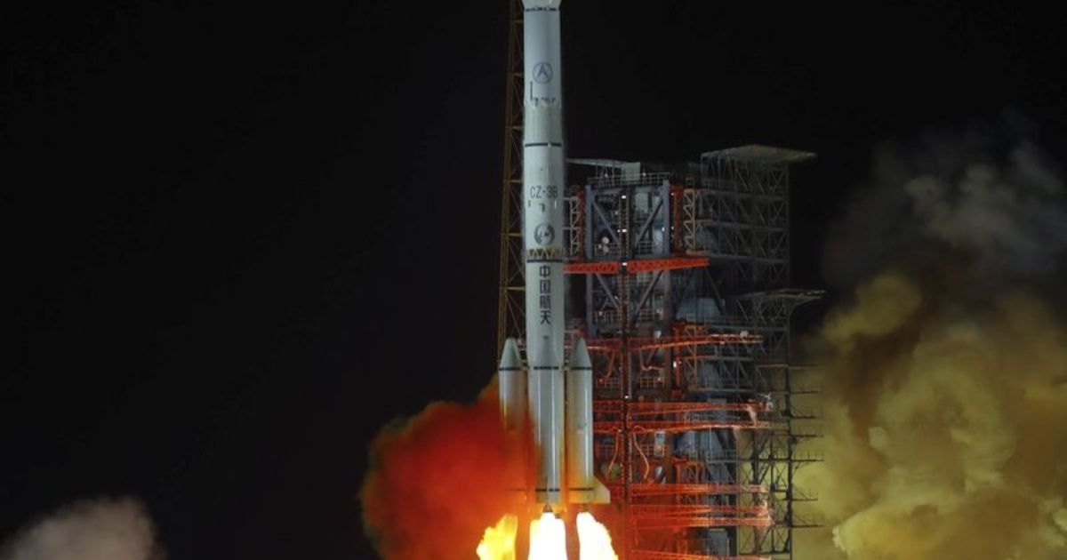 China envía sonda Chang’e 4 a cara oculta de la Luna