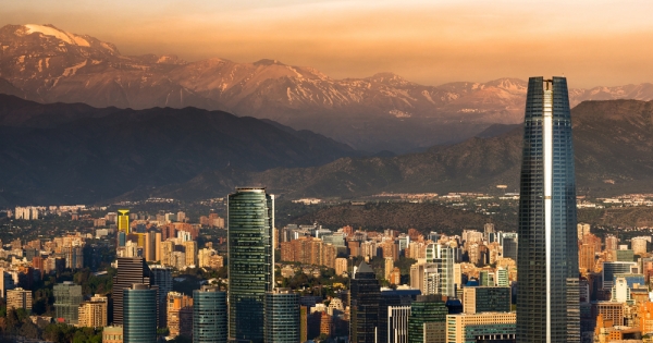 Como la espuma: la “banca en las sombras” se instala cada año con más fuerza en Chile