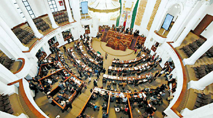 Congreso de CDMX aprueba gasto de 13 millones 900 mp en "vestuario"