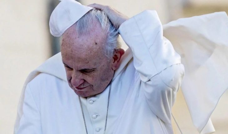 Dos renuncias en el equipo de comunicación del Papa Francisco