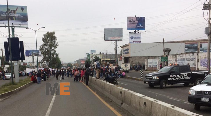 En Michoacán, sindicatos se manifiestan por falta de pagos