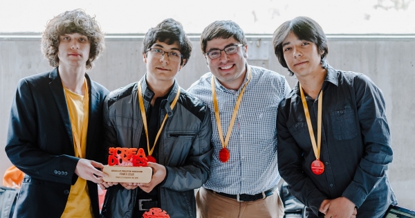 Escolares de Región de Ñuble crean impresora braille económica y ganan premio nacional de talento digital