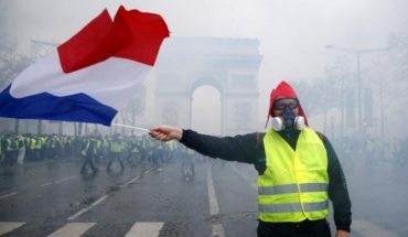 Francia no descarta estado de emergencia tras “jornada negra”