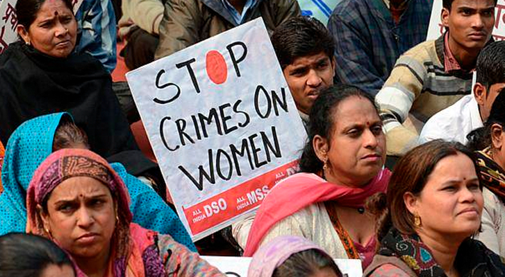 Hombres prenden fuego a una chica dos días después de intentar violarla en la India