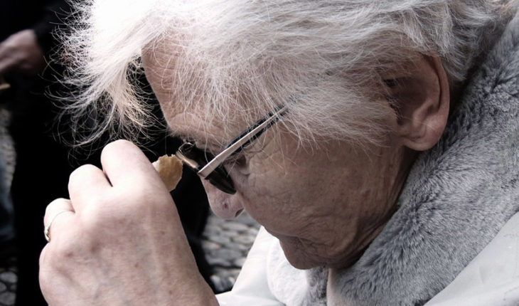 Investigadores chilenos descubren una manera que detiene el progreso del Alzheimer