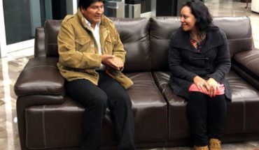 Llega Evo Morales a México para toma protesta de AMLO