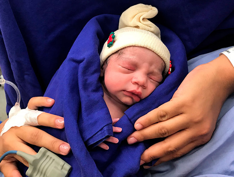 Nació el primer bebé tras trasplante de útero de donante muerta