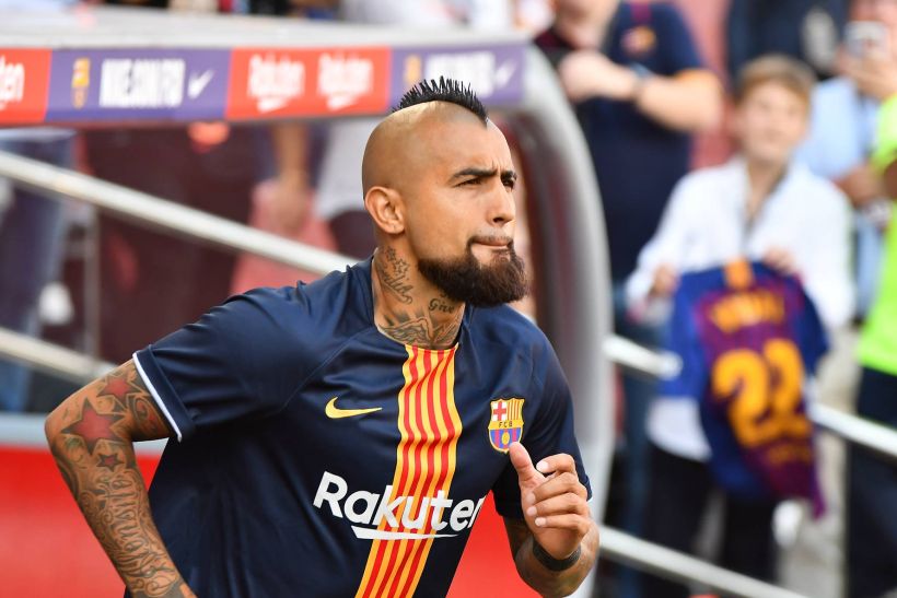 Prensa española: "Vidal se ha ganado el cariño del Camp Nou con su empuje"