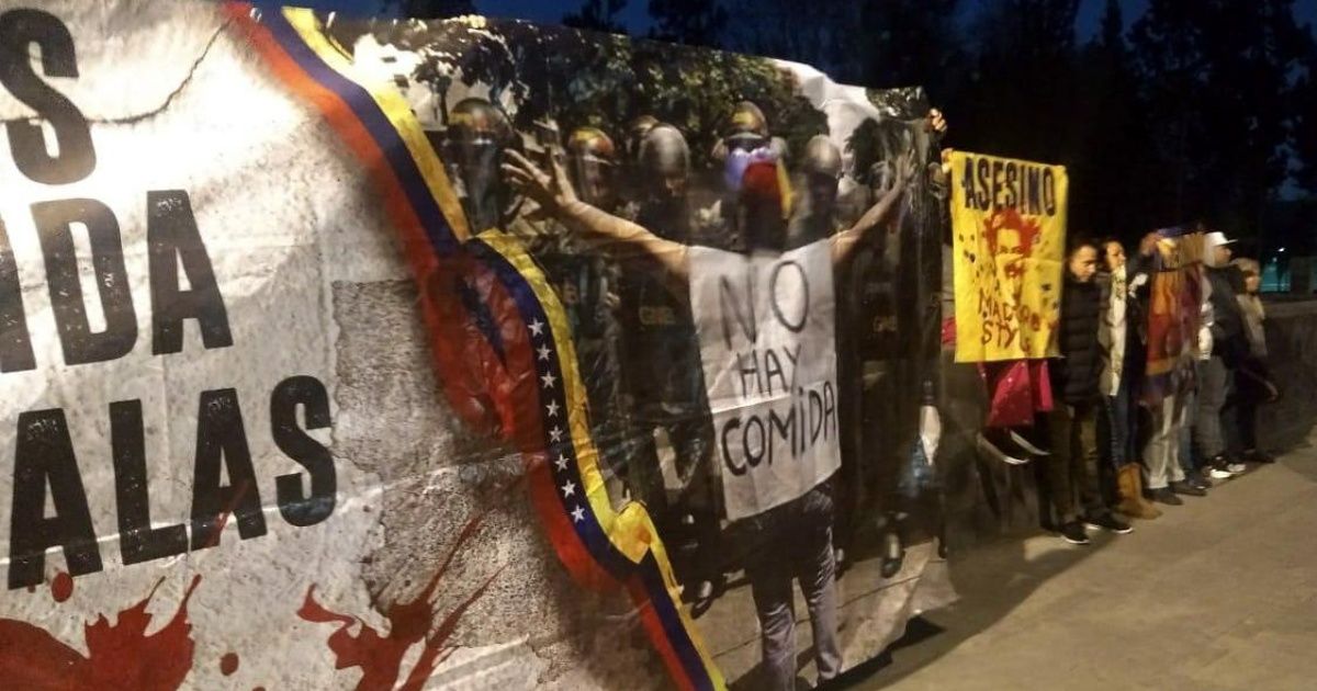 Protestan contra Nicolás Maduro en Cámara de Diputados