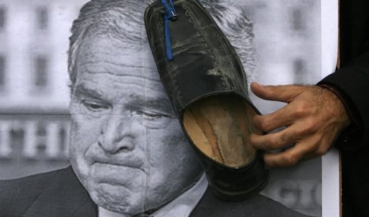Qué pasó con Muntazer al Zeidi, el hombre que hace 10 años lanzó sus zapatos contra George W. Bush en Irak