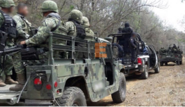 Tras una persecución y balacera policías y soldados aseguran camioneta y armamento en Apatzingán