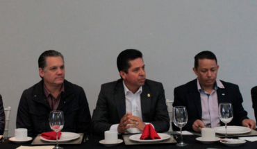 Urge sector industrial a reparar la red carretera de Michoacán