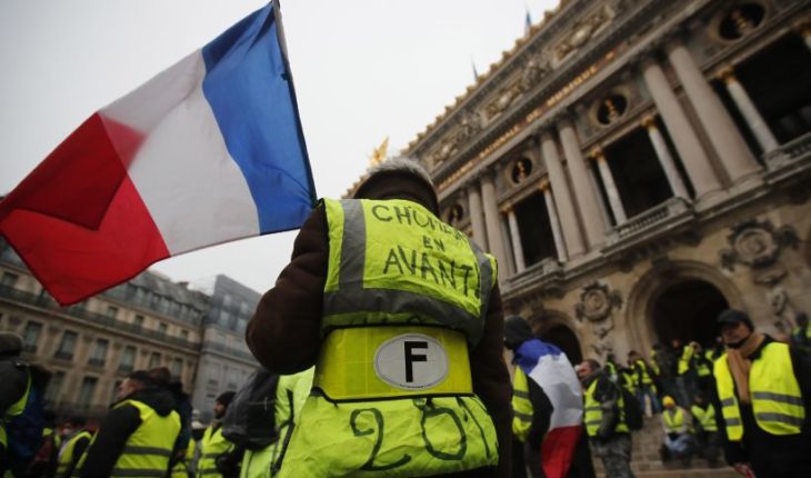 "Chalecos amarillos" protagonizan nueva jornada de protestas en Paris