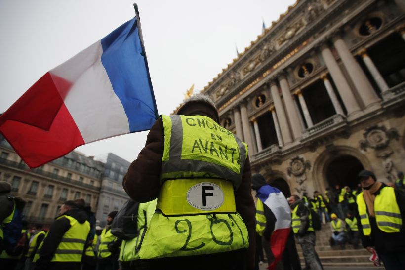 "Chalecos amarillos" protagonizan nueva jornada de protestas en Paris