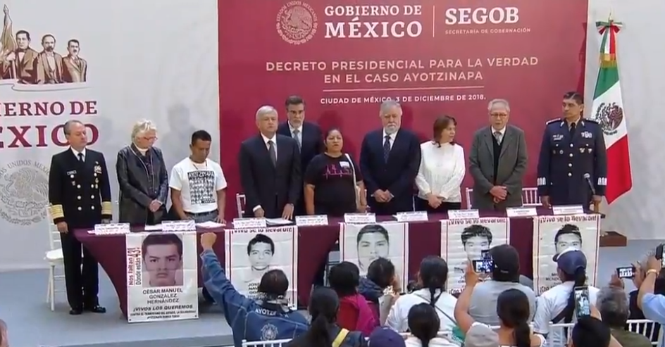AMLO signs decree to create Commission of Ayotzinapa case insulated the