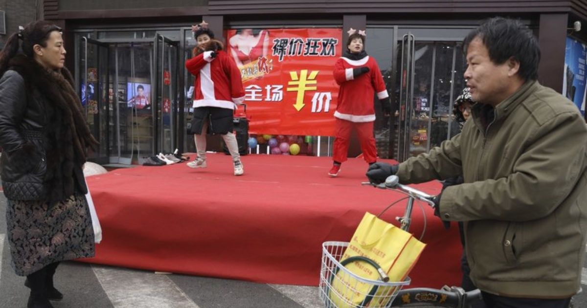 China: Restringen a Papa Noel en favor de tradiciones chinas