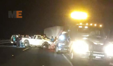 Chocan de frente dos vehículos en la Autopista Siglo XXI, hay un muerto y dos heridos