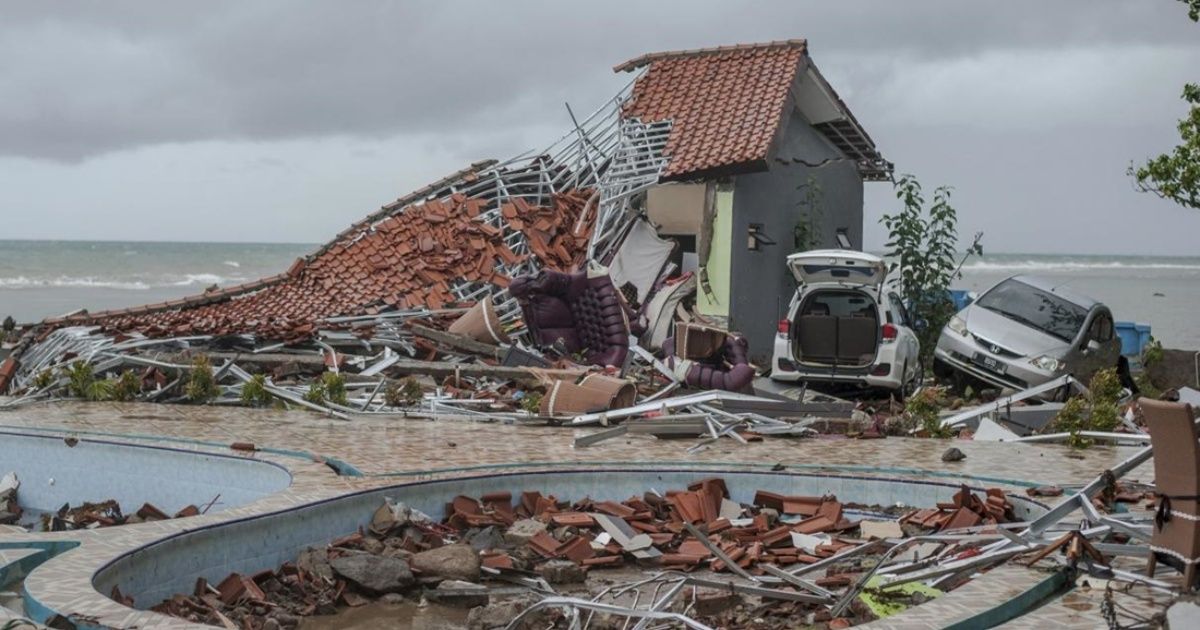 Crece el número de muertos tras el tsunami en Indonesia