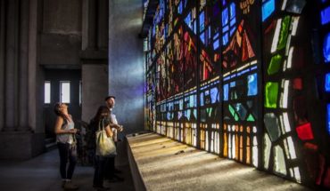 translated from Spanish: Exhibition reveals the secrets of the stained glass windows of the Basilica our Lady of Lourdes Basilica La