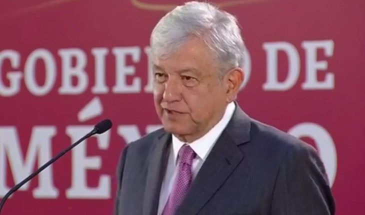 translated from Spanish: Lopez Obrador opened the federalization of education and health