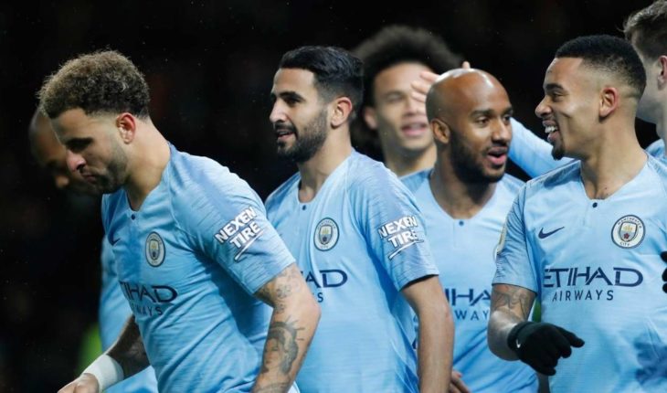translated from Spanish: Manchester City kept the lead after winning 2-1 at Watford