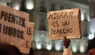 translated from Spanish: Migration is a human right