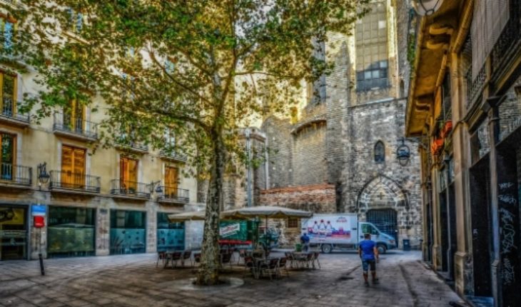 translated from Spanish: Not to be missed gastronomic route of Barcelona