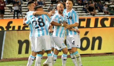 translated from Spanish: Racing won and follows pointer in the Superliga