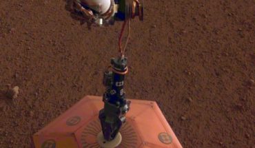 translated from Spanish: Sonda de la NASA instala sismógrafo en Marte