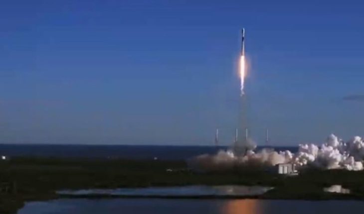 translated from Spanish: SpaceX puso en órbita un satélite de la Fuerza Aérea de Estados Unidos
