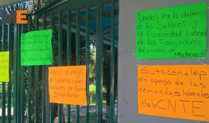 translated from Spanish: Suma otra quincena sin pago a trabajadores del sector educativo Michoacán