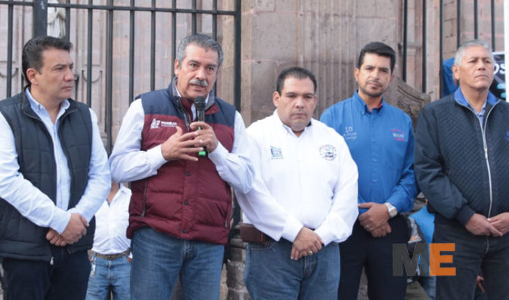 translated from Spanish: Training program, undertake Morelia taxi drivers to improve their service
