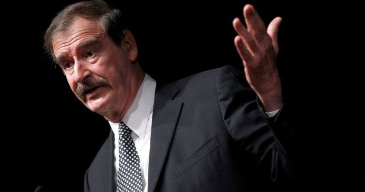 Acusa AMLO que Vicente Fox eliminó medida para evitar robo de gasolinas